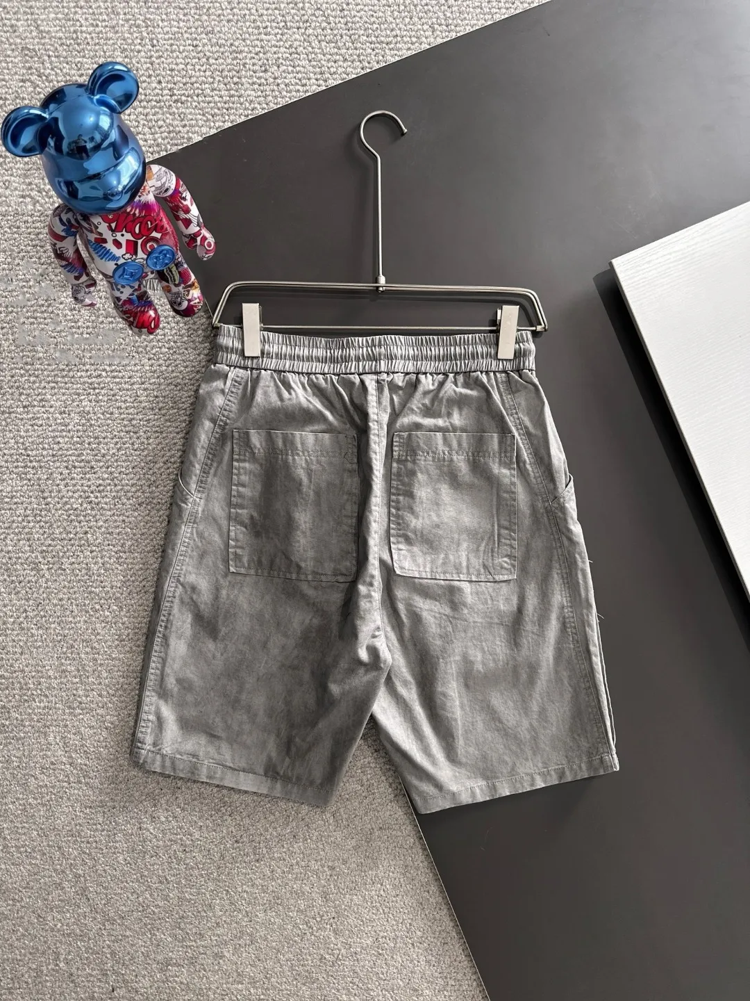 Next day shipment P160 Premium Burberry 2026 Spring/Summer New Arrival elastic band casual shorts, counter-customized fabrics Breathable, high comfort, impeccable details, brand element design concept, reflecting high quality. It feels delicate and soft! It presents a casual cut and the upper body shape is great! Sizes:S-3XL